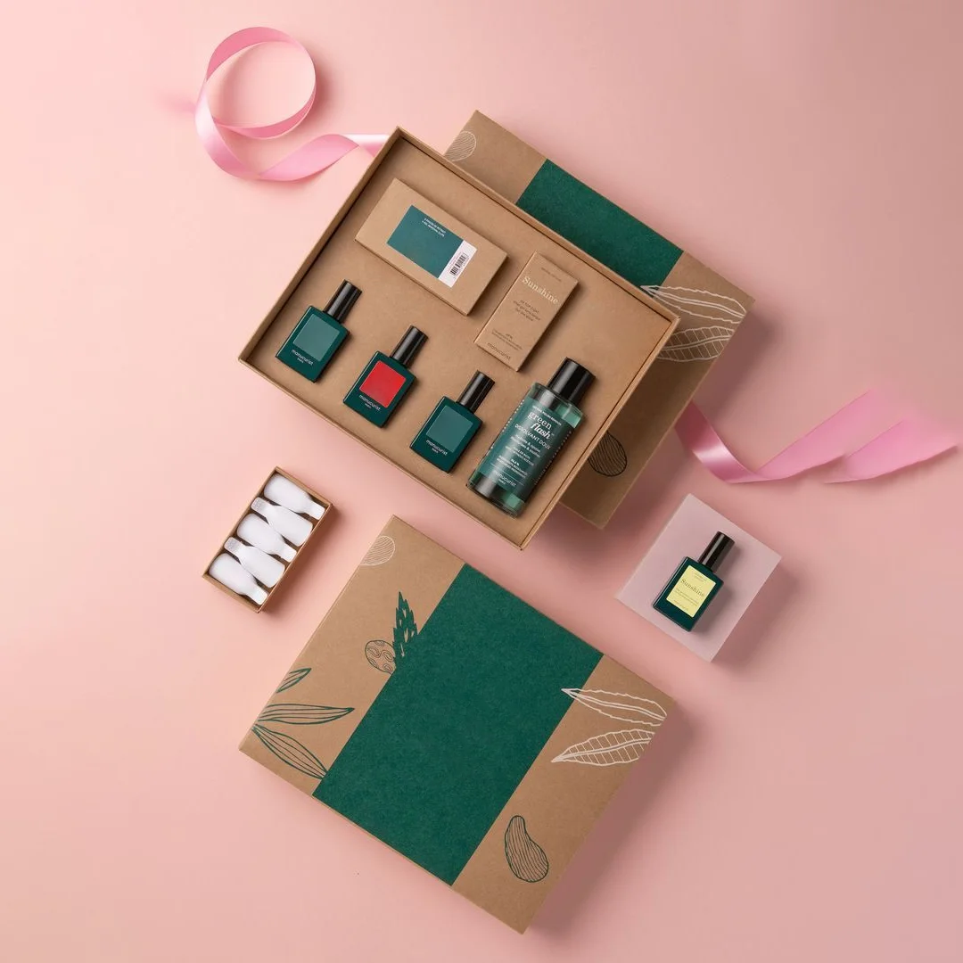 makeup subscription packaging